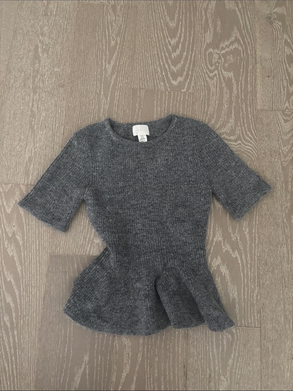 H&M Women's Gray Short-Sleeve Peplum Knit Top